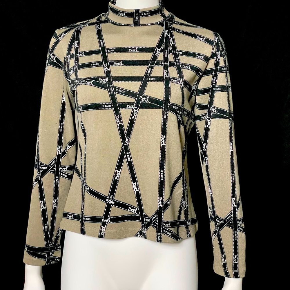 Unique Hermès copycat pullover tan black white.
